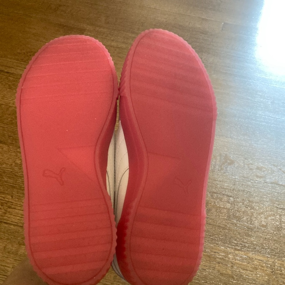 Puma White and Pink Sneakers LIKE NEW! - Picture 6 of 10